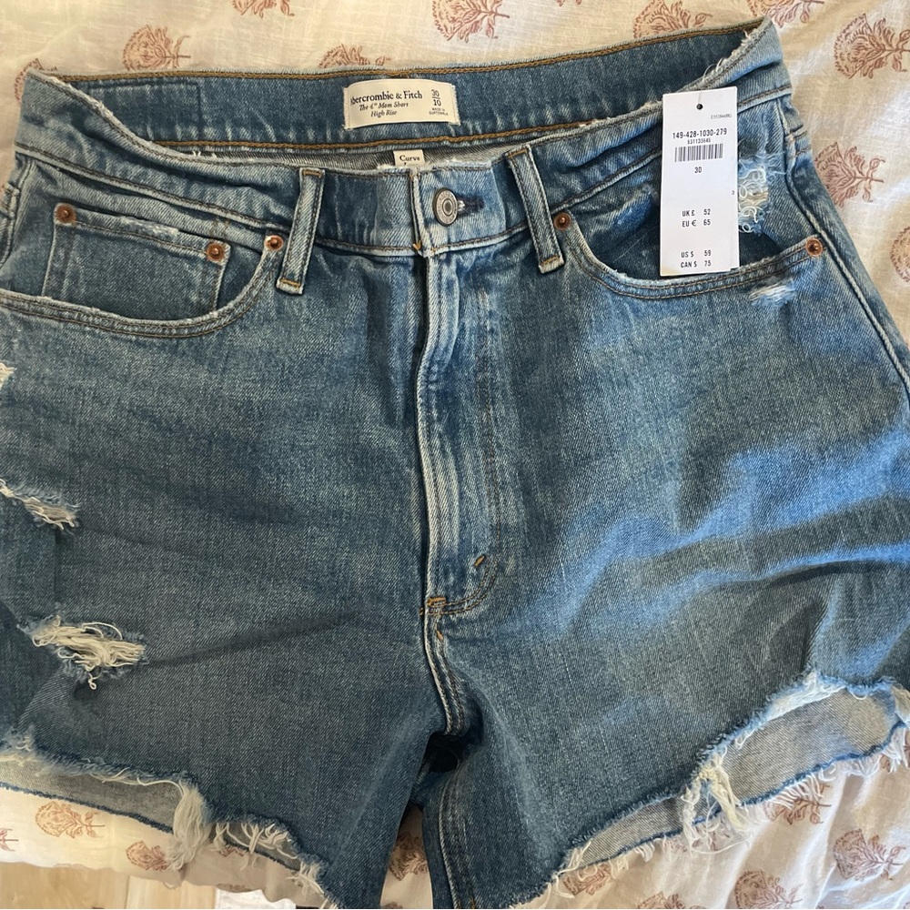 NWT Abercrombie Mom Shorts